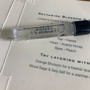 3☘️For$24 Jo Malone Nectarine Blossom & Honey Vial